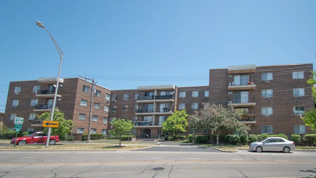 9445 Kenton Avenue 406, Skokie, 60076