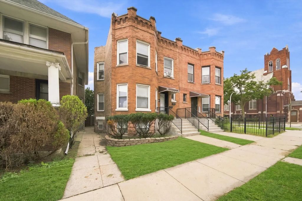 856 N Waller Avenue, Chicago
