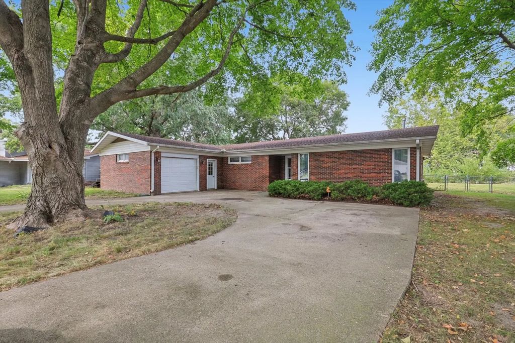 209 Matteson Drive, Villa Grove
