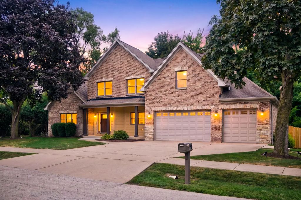 408 W Pine Avenue, Roselle