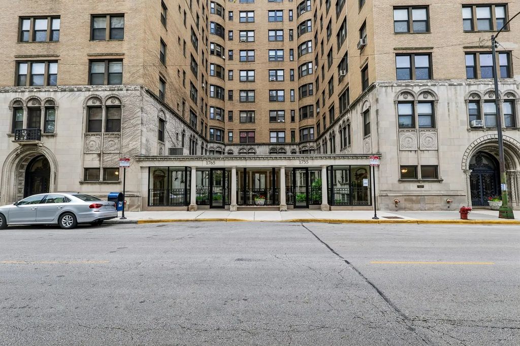 1755 E 55th Street 605, Chicago, 60615