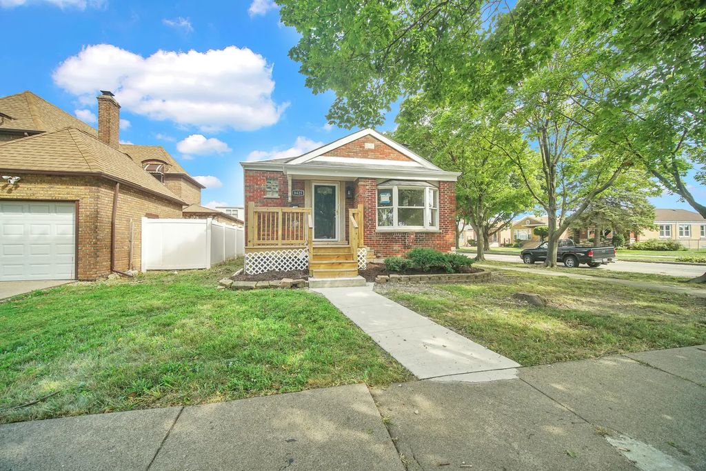 8425 S Homan Avenue, Chicago