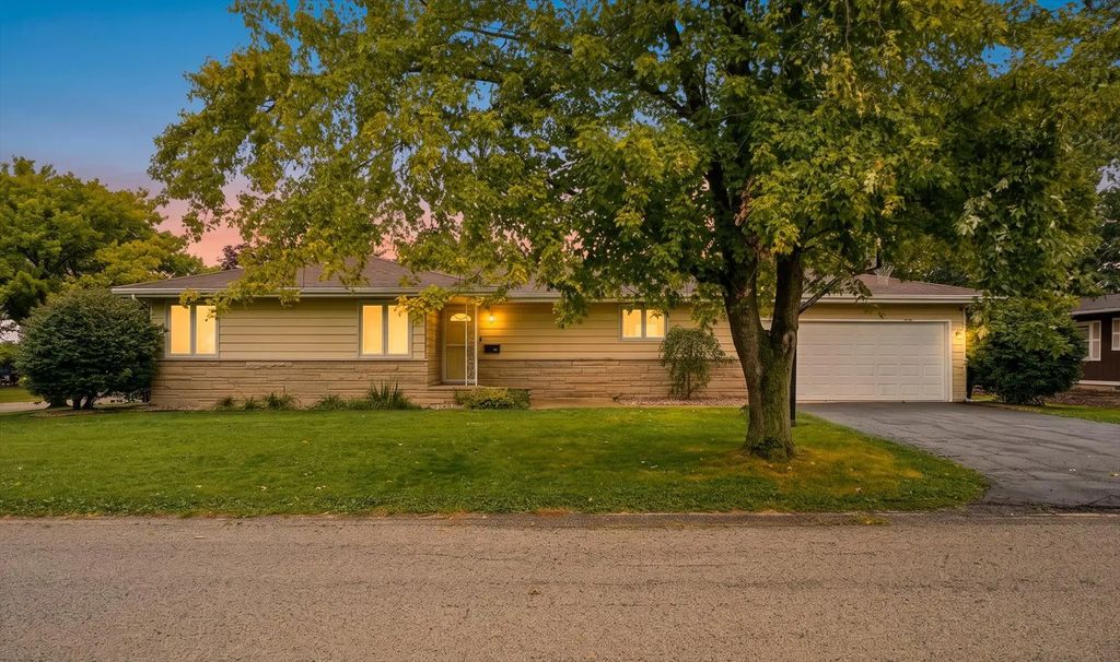 702 Wilson Avenue, Hoopeston
