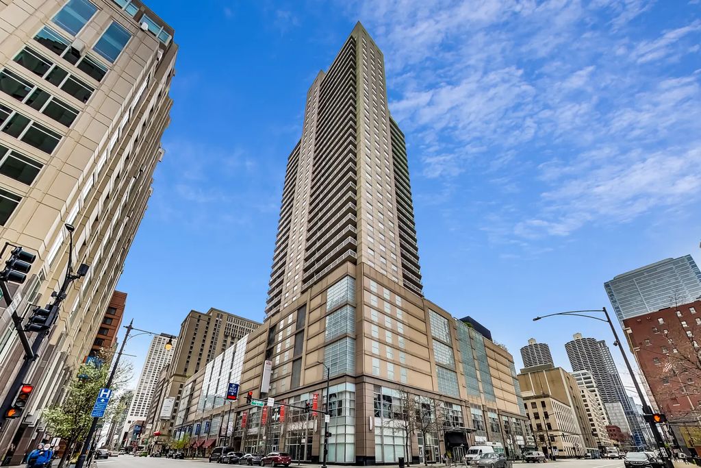 545 N Dearborn Street 2309, Chicago