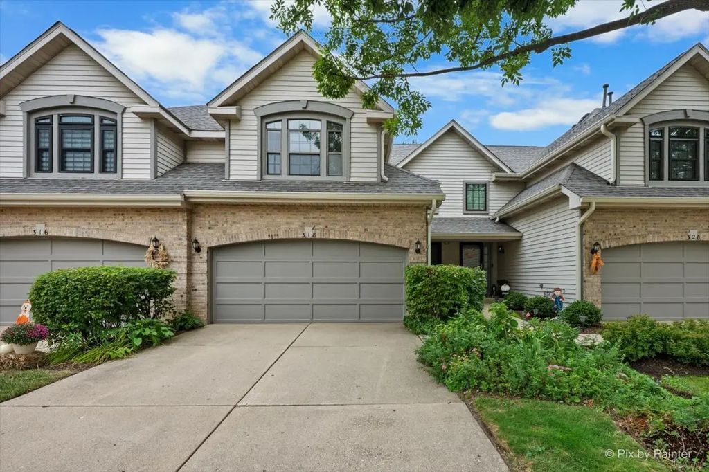 318 Club House Drive, Bloomingdale