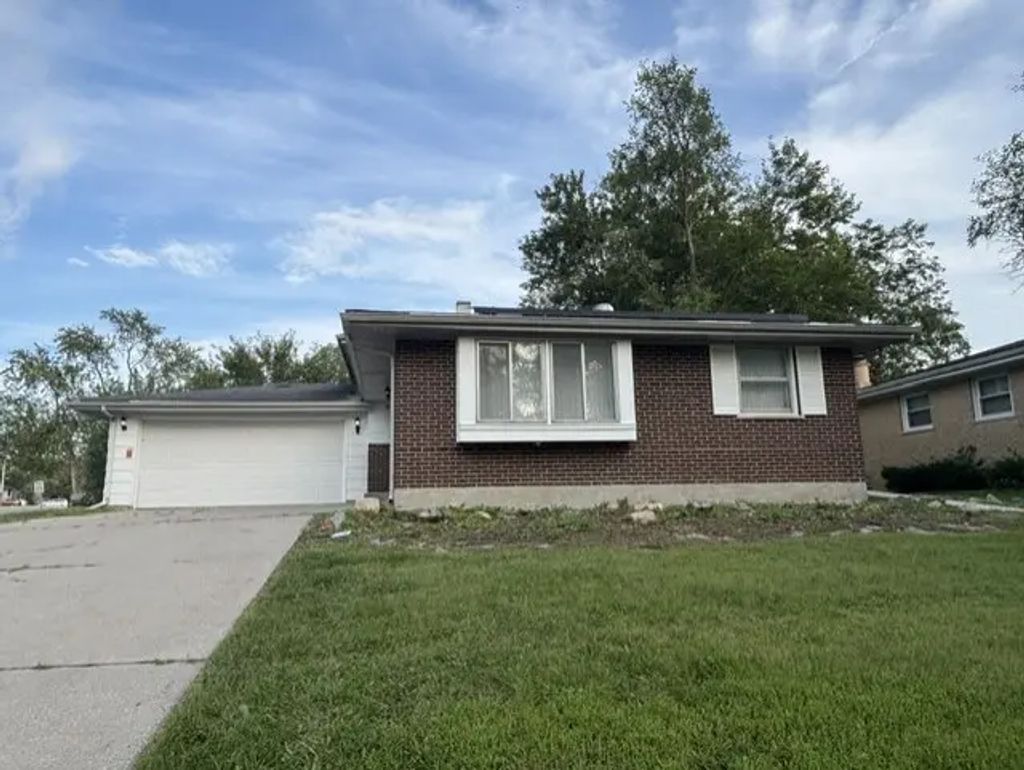 1001 Blackhawk Drive, University Park