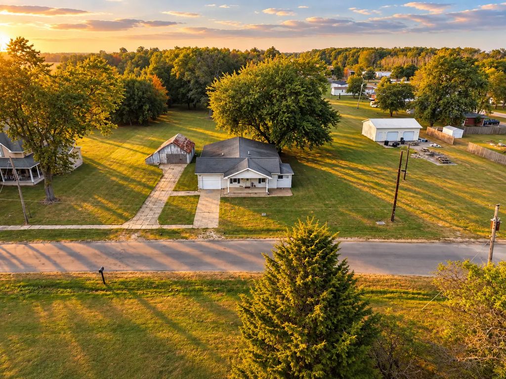 328 Ida Street, Noble