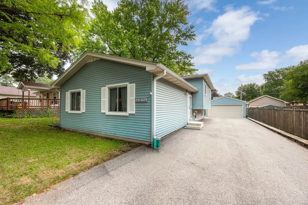 3s625 Lorraine Avenue, Warrenville