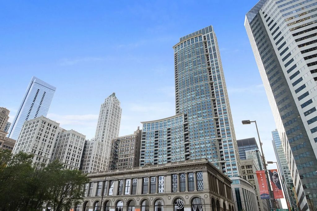130 N Garland Court 3103, Chicago