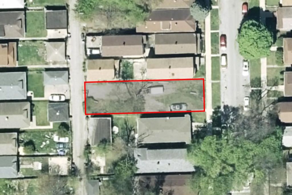 8448 S Muskegon Avenue, Chicago, 60617