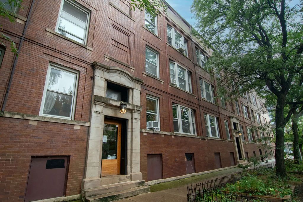 1057 W Berwyn Avenue 3, Chicago, 60640