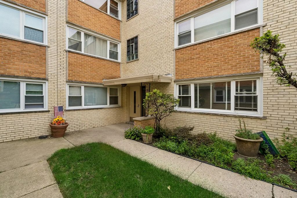 6022 N Avondale Avenue 1s, Chicago, 60631