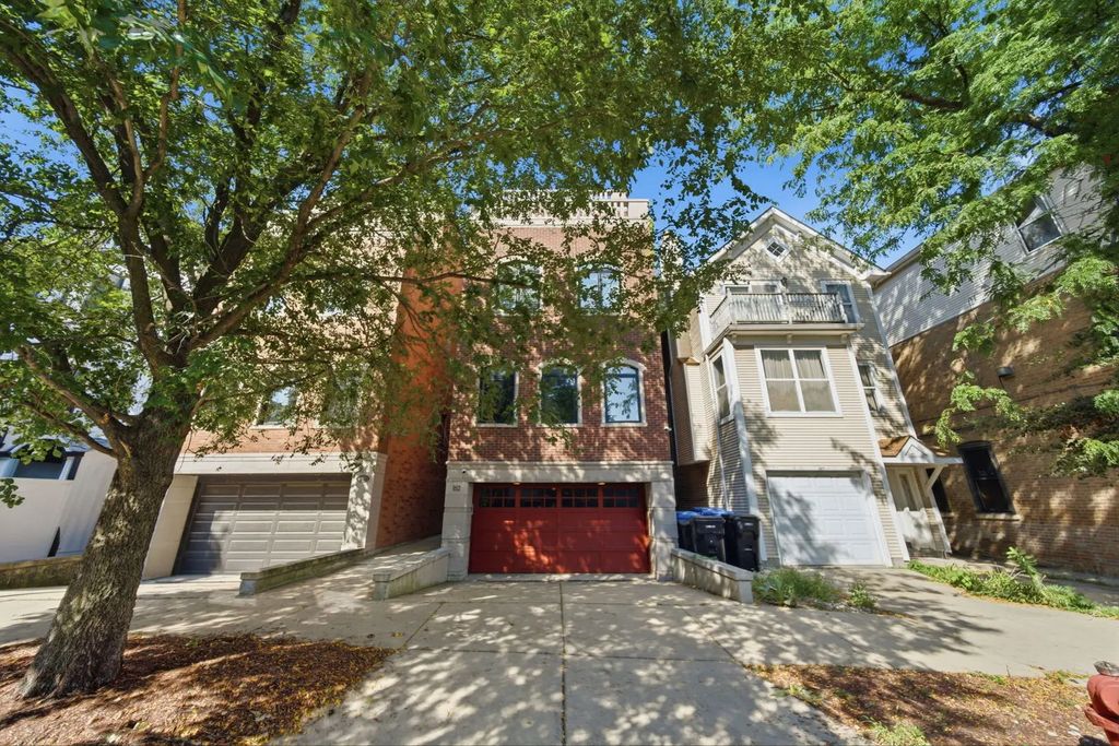 952 N Racine Avenue, Chicago