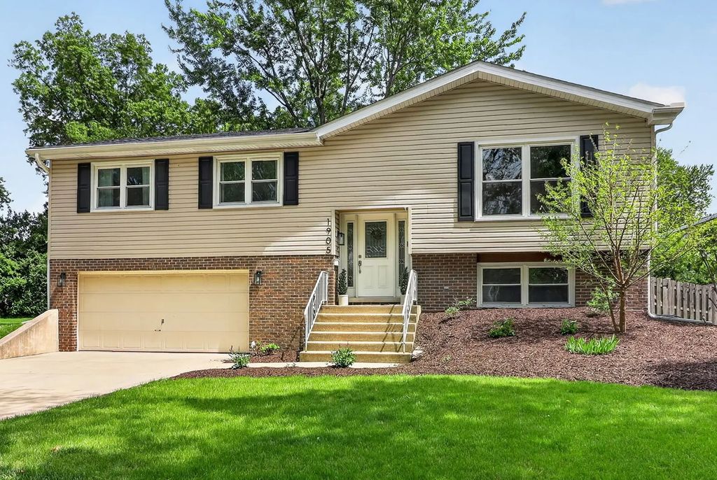 1905 Cheshire Lane, Wheaton