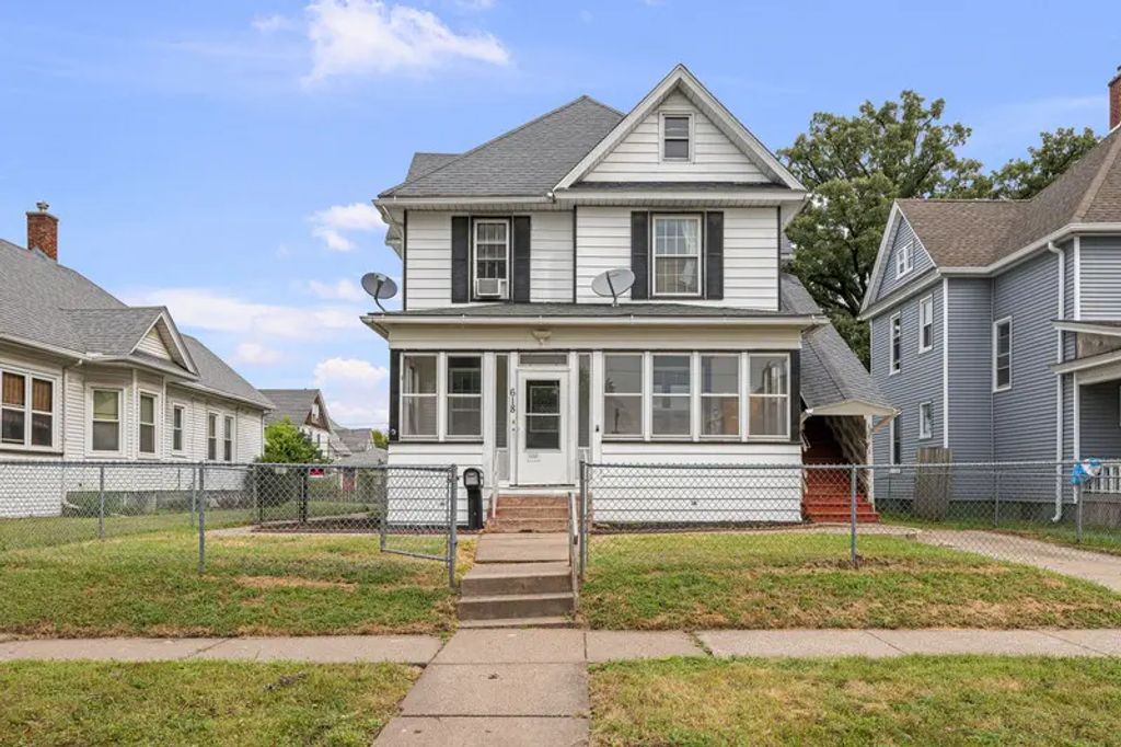 618 W 17th Street, Davenport
