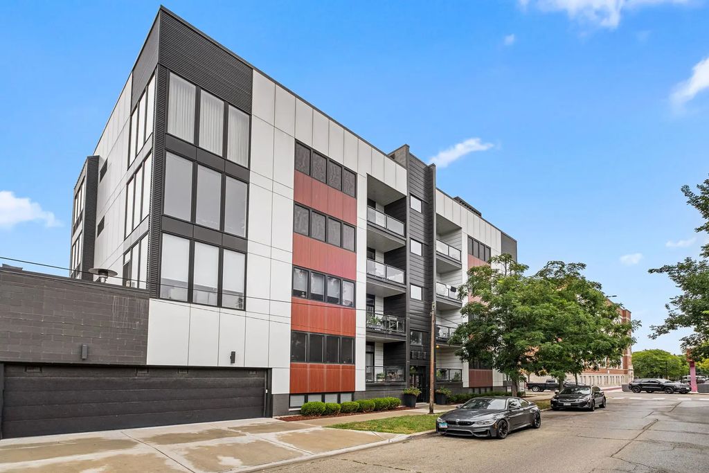 1300 N Claremont Avenue 1e, Chicago