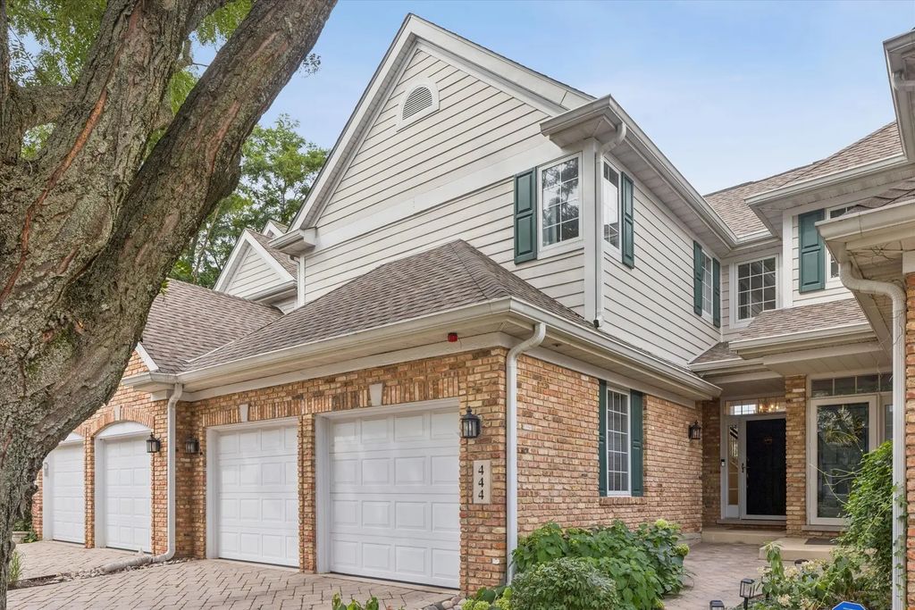 444 Parkview Court, Clarendon Hills