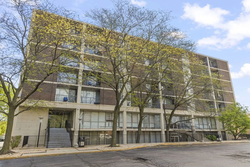1043 S York Road 606, Bensenville