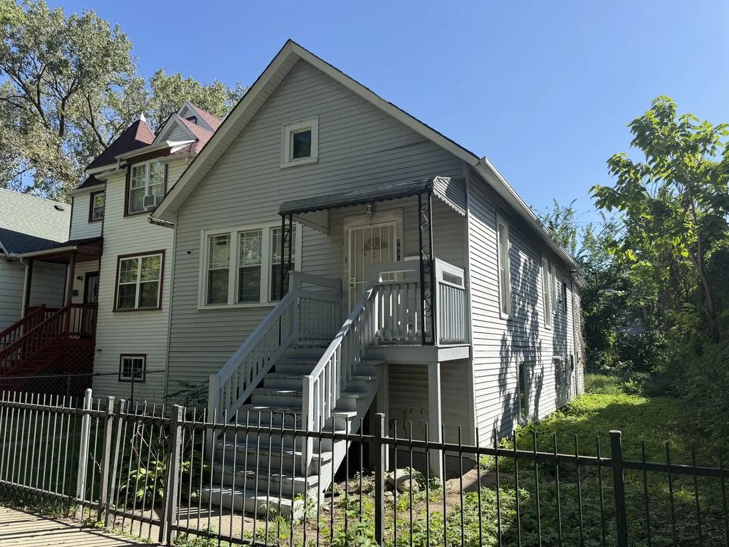 7931 S Muskegon Avenue, Chicago