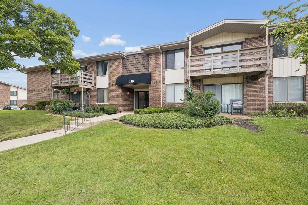 456 Raintree Court 2c, Glen Ellyn