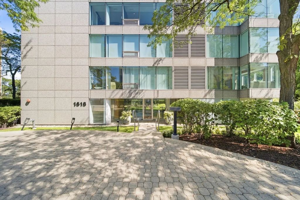 1618 Sheridan Road 4, Wilmette, 60091