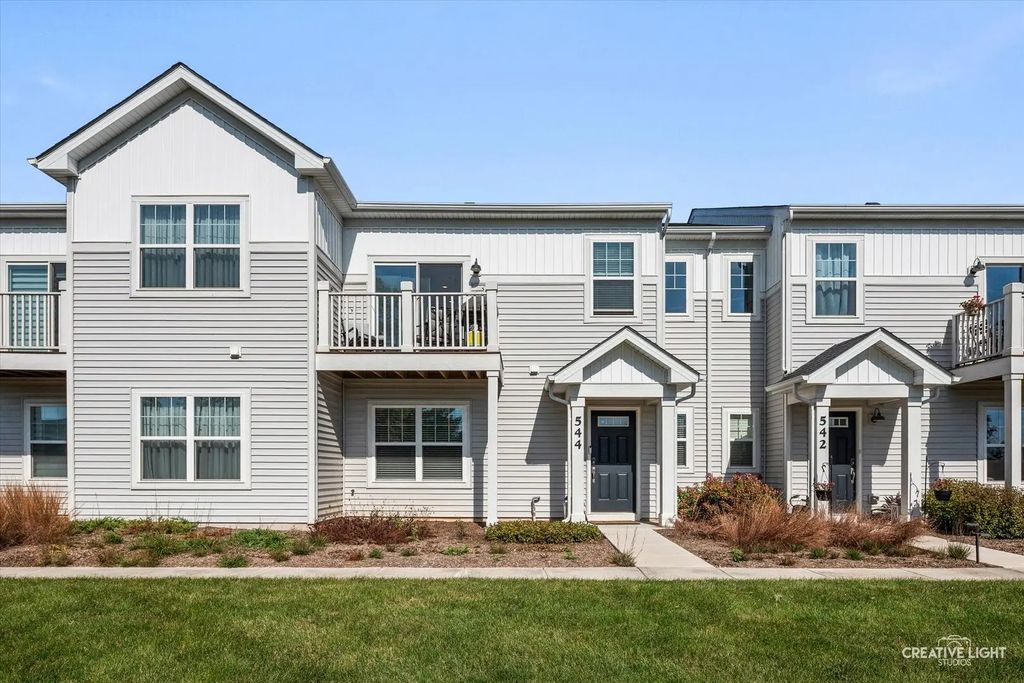 544 Comstock Road, South Elgin