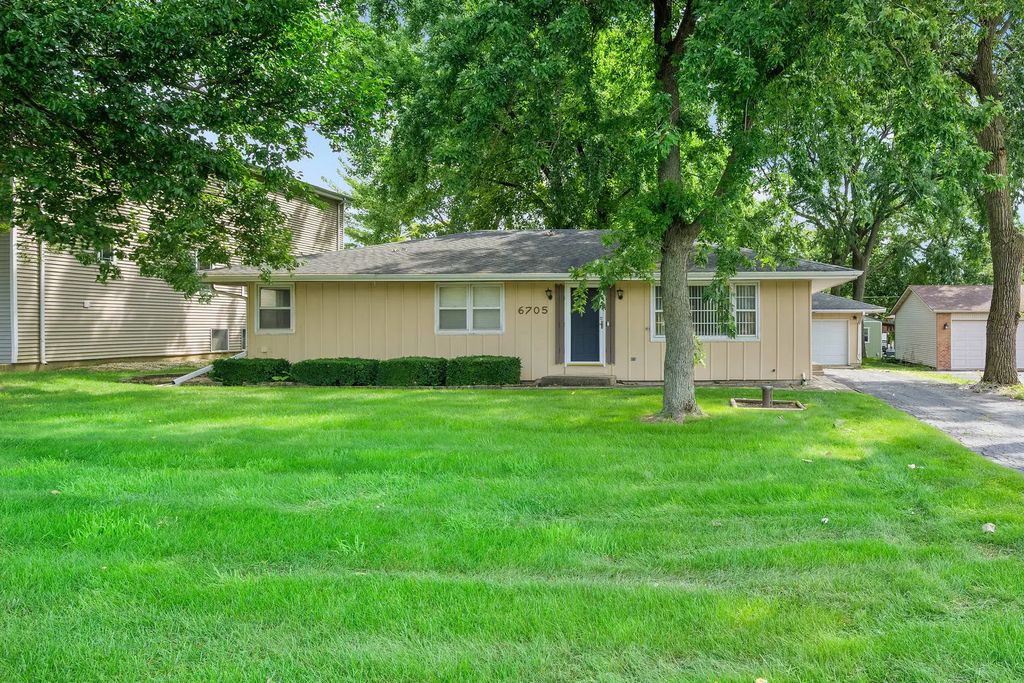 6705 Clarendon Hills Road, Darien