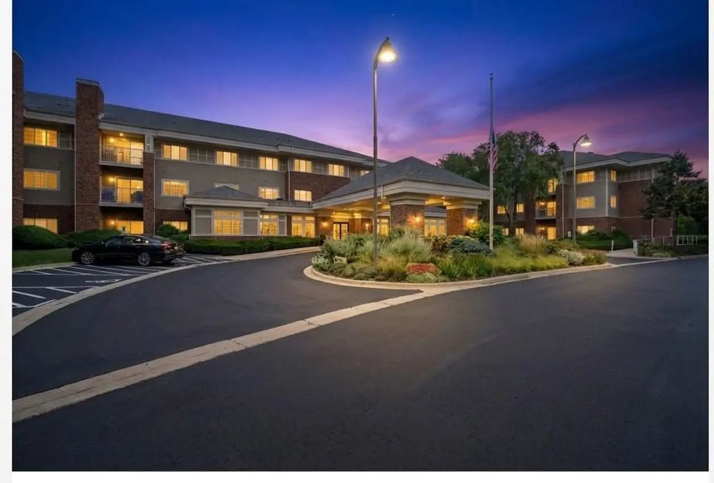 801 N Mclean Boulevard 330, Elgin