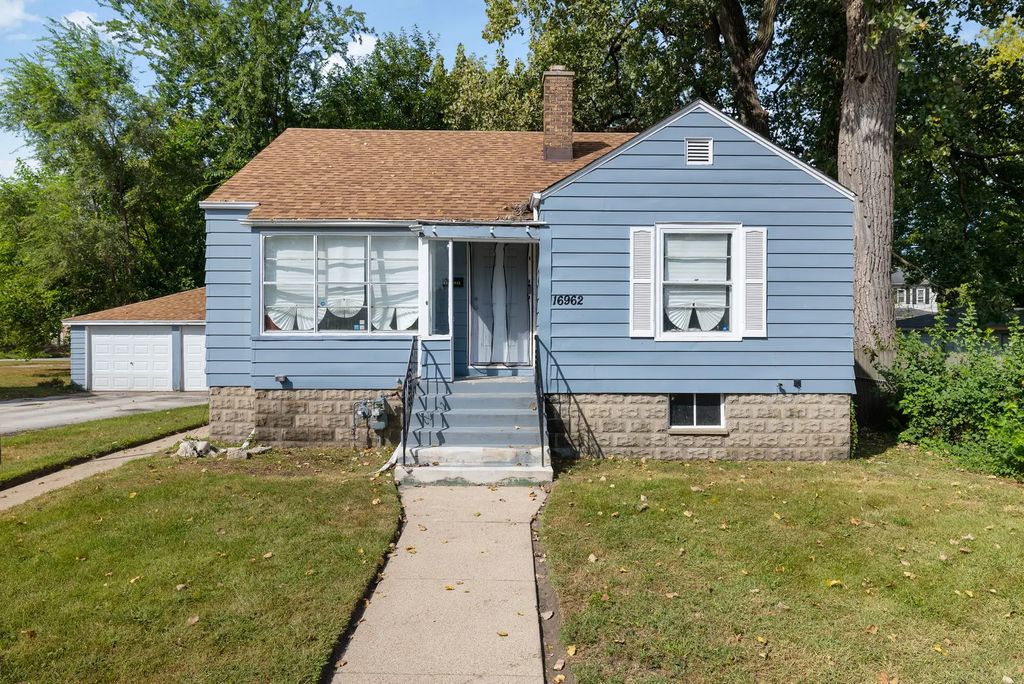 16962 Page Avenue, Hazel Crest