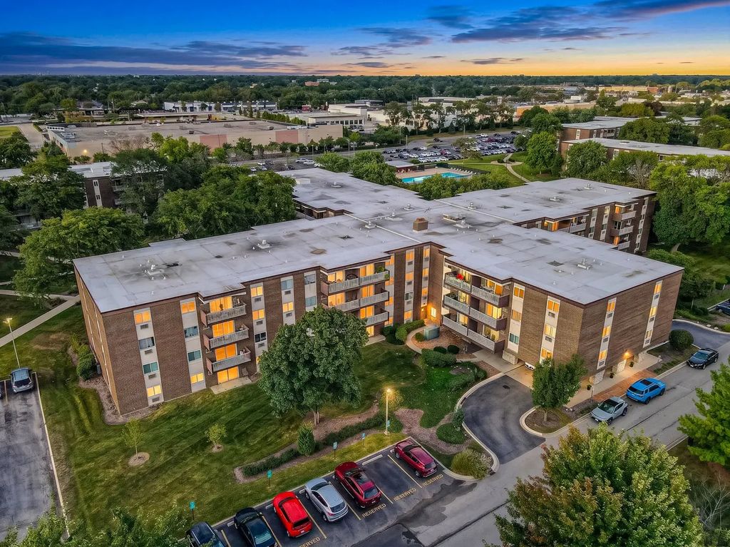 1311 S Finley Road 316, Lombard