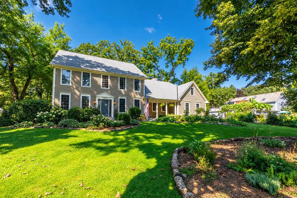 318 Timber Trail, Batavia