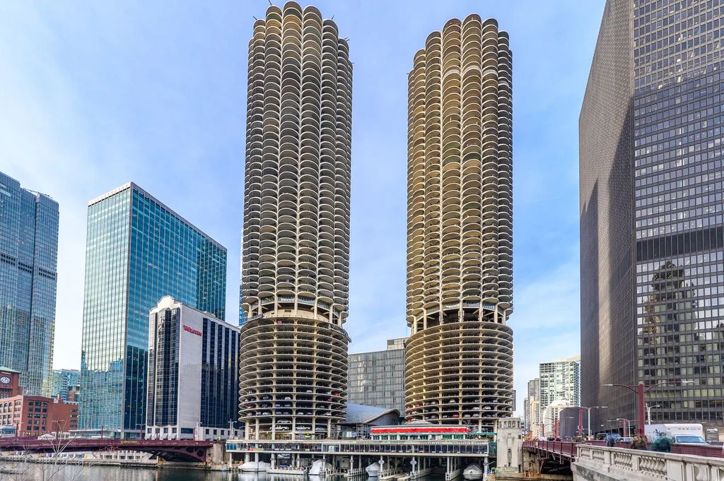 300 N State Street 4026, Chicago, 60654