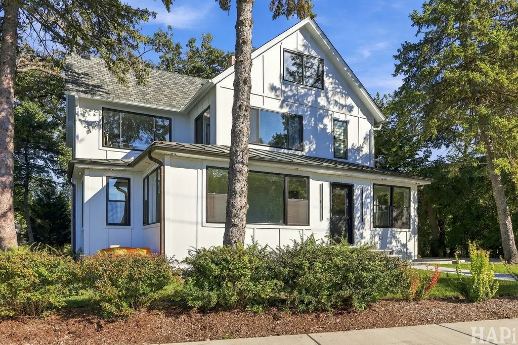 217 W Main Street, Lake Zurich