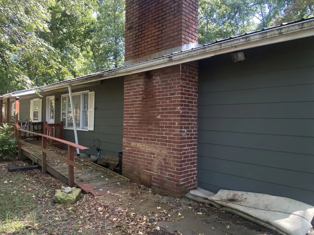 594 County Road 150 N, Thompsonville