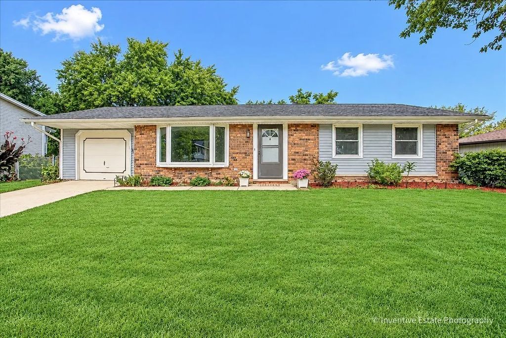 319 Kemah Lane, Schaumburg