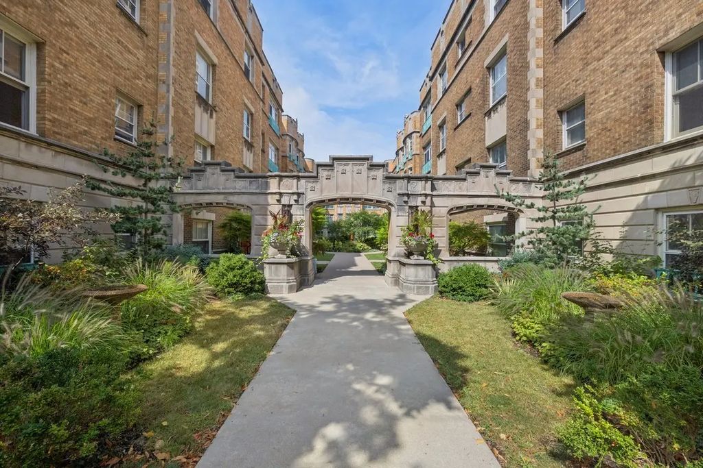 1534 E 59th Street L2, Chicago