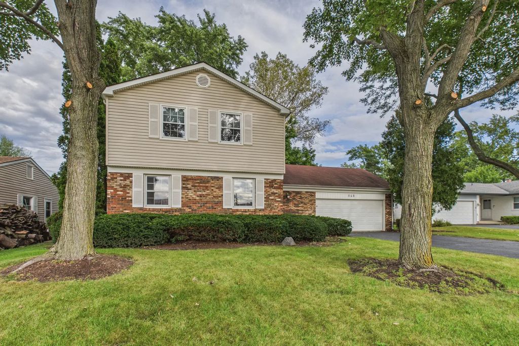 848 Clohesey Drive, Buffalo Grove