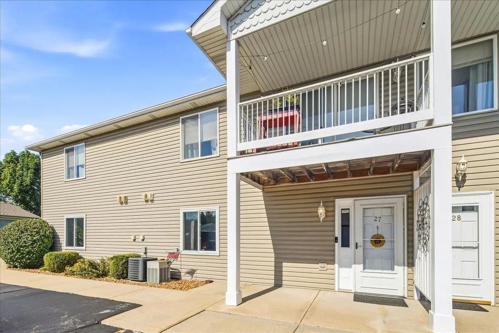1350 Rock Run Drive 27, Crest Hill