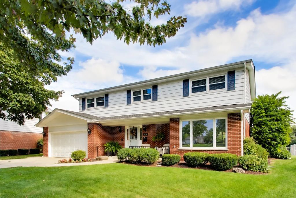2424 E Miner Street, Arlington Heights