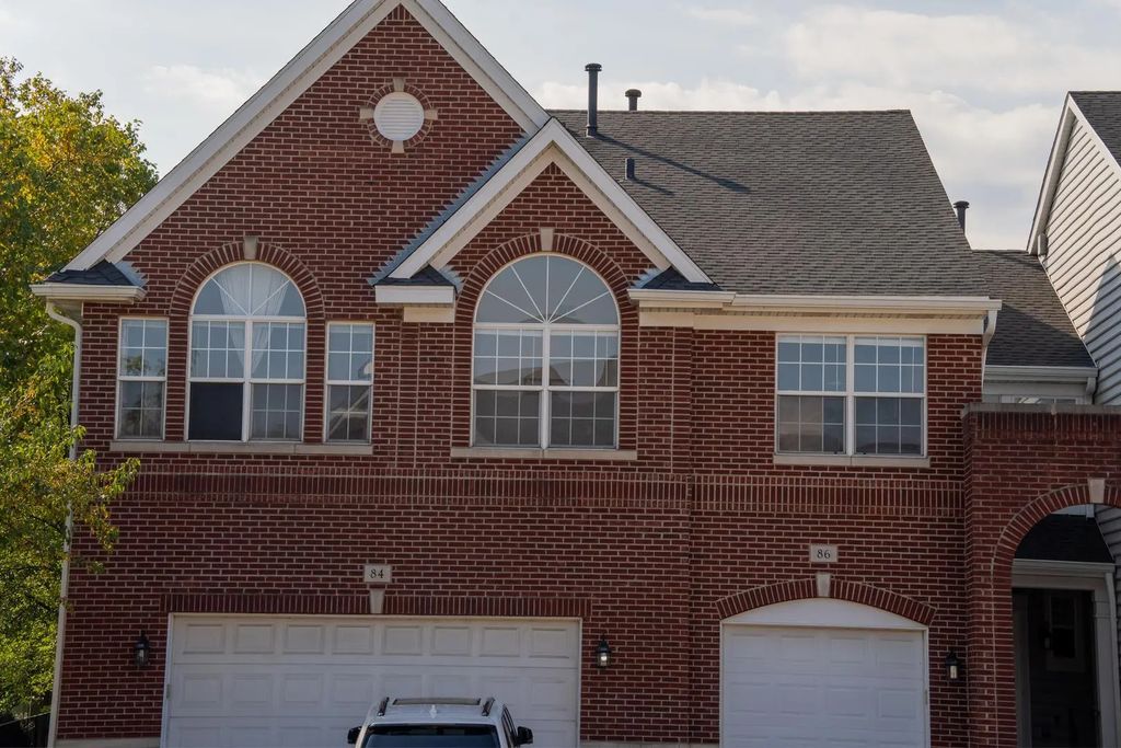86 Allerton Drive 86, Schaumburg