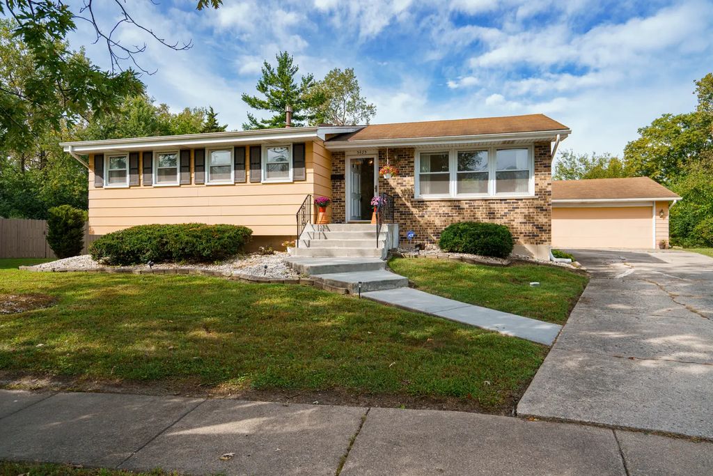 3423 Hickory Lane, Hazel Crest