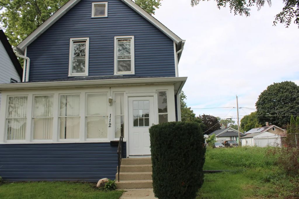 112 Washington Park, Waukegan