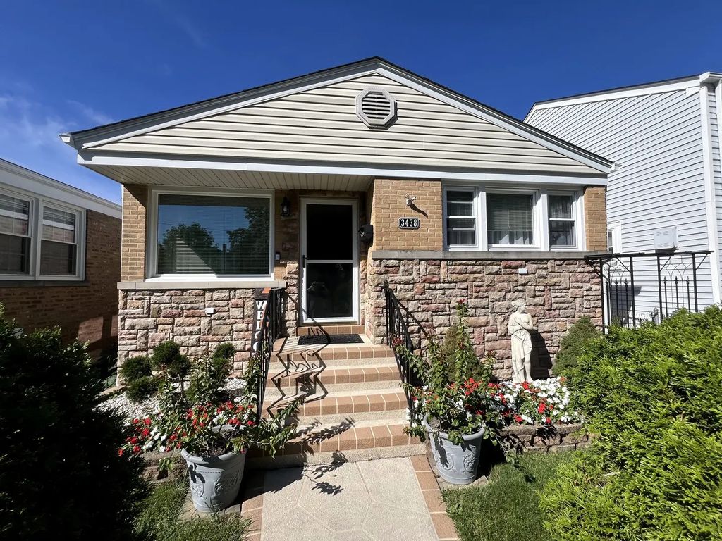 3438 N Oriole Avenue, Chicago
