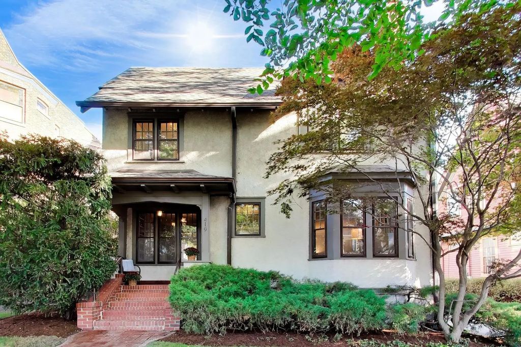 419 Greenwood Street, Evanston