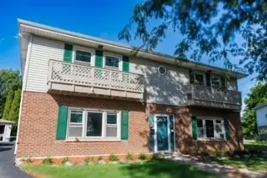 515 Eichler Drive, West Dundee
