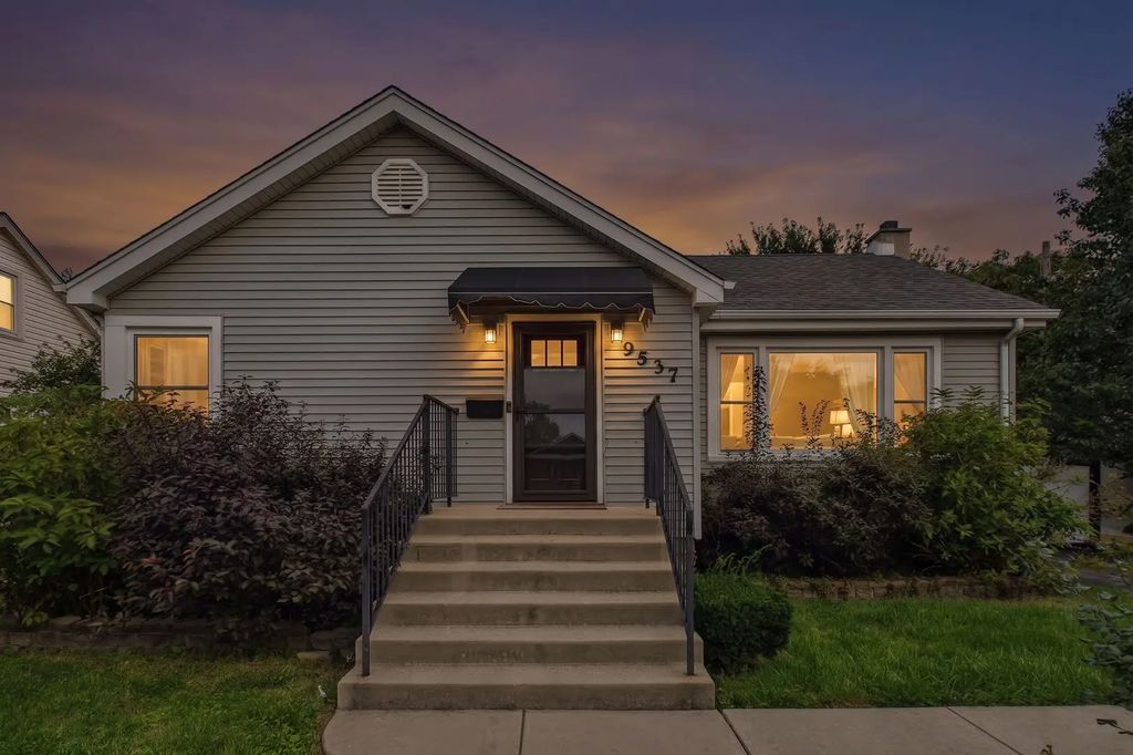 9537 Central Avenue, Oak Lawn