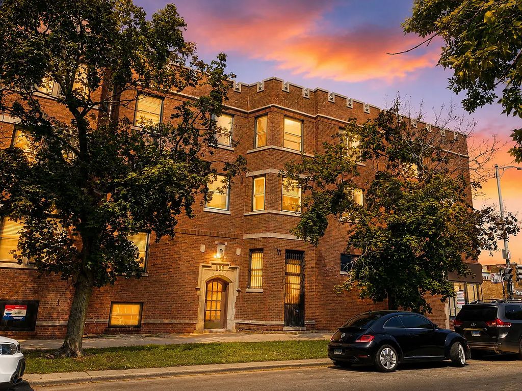 1646 W Albion Avenue 2, Chicago