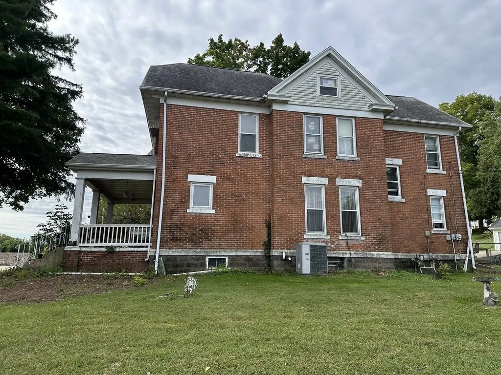 1520 Chicago Avenue, Savanna