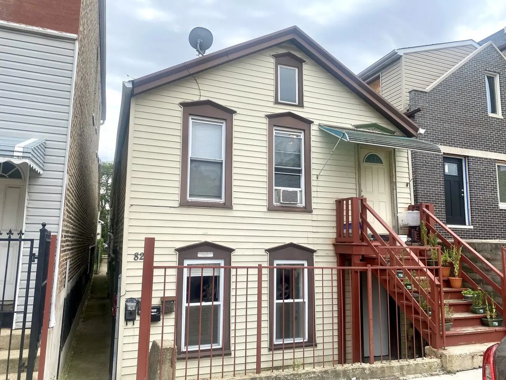829 W 33rd Street 1f, Chicago