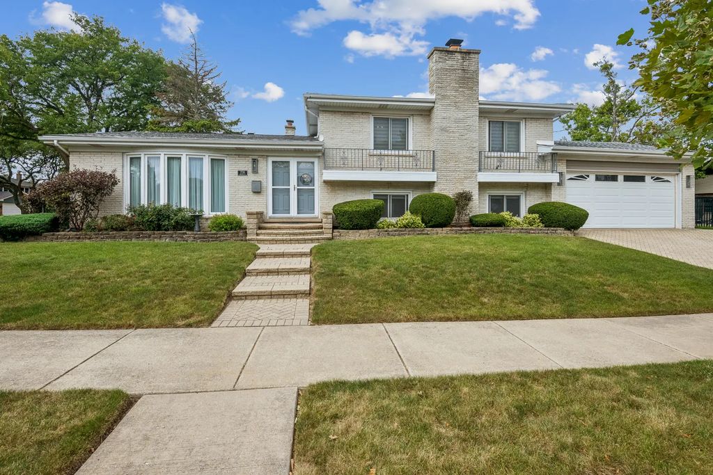 7730 Arcadia Street, Morton Grove